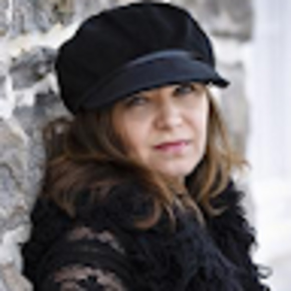 Meet your Posher, Holly - Picture 1 of 1